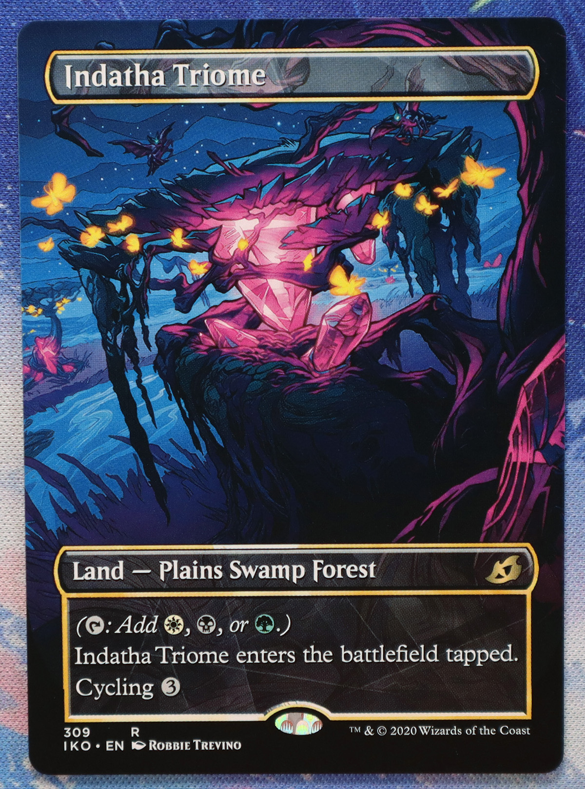 Indatha Triome Full Art Ikoria: Lair of Behemoths (IKO) hologram